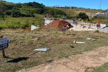 Terreno &agrave; venda - 179m&sup2; - Jardim das Cerejeiras