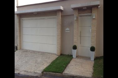 Casa &agrave; venda - 720m&sup2; - JARDIM FLORESTA