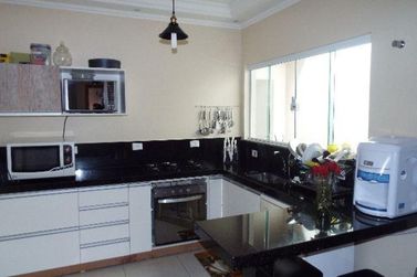 Casa &agrave; venda - 220m&sup2; - Jardim dos Pinheiros