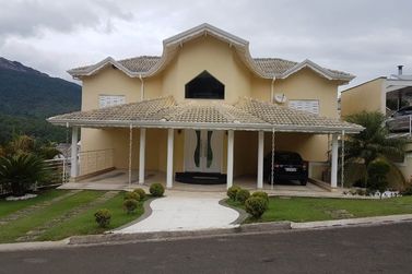 Casa &agrave; venda - 447m&sup2; - CONDOMINIO AGUA VERDE