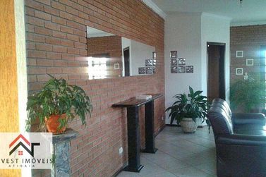 Casa para alugar - 450m&sup2; - Country R. F&eacute;lix