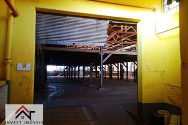 Sal&atilde;o Comercial para alugar - 2100m&sup2; - Centro
