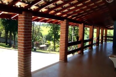 Ch&aacute;cara &agrave; venda - 2384m&sup2; - Vale dos Pinheiros