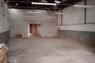 Sal&atilde;o Comercial para alugar - 2100m&sup2; - Centro