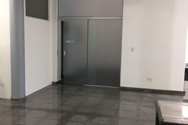 Sal&atilde;o Comercial para alugar - 250m&sup2; - Vila Thais