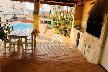 Casa &agrave; venda - 170m&sup2; - Centro
