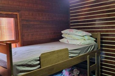 Ch&aacute;cara &agrave; venda - 145m&sup2; - Rio Abaixo