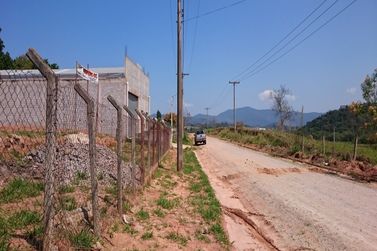 Terreno &agrave; venda - 1598m&sup2; - Centro