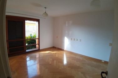 Casa para alugar - 606m&sup2; - NOVA GARD&Ecirc;NIA