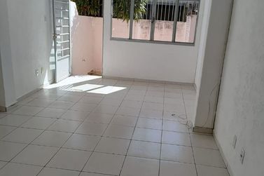 Sal&atilde;o Comercial para alugar - 27m&sup2; - Centro
