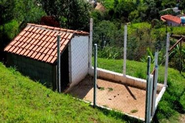 Ch&aacute;cara &agrave; venda - 260m&sup2; - Vit&oacute;ria R&eacute;gia