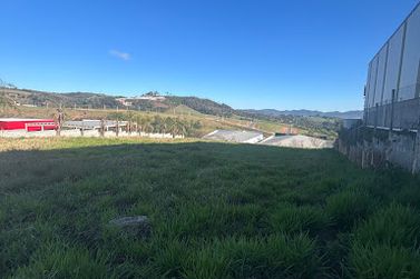 Terreno &agrave; venda - 3500m&sup2; - Loteamento Serras de Atibaia I