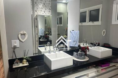 Casa &agrave; venda - 750m&sup2; - Condominio Porto Atibaia