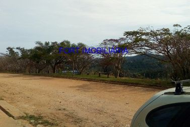 Casa &agrave; venda - 210m&sup2; - CAMPOS DE ATIBAIA