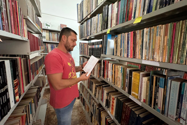 Biblioteca p&uacute;blica de Bady Bassitt tem acervo gratuito e planeja Clube do Livro