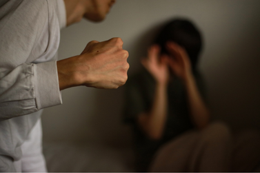 Festa de anivers&aacute;rio termina com homem preso por viol&ecirc;ncia dom&eacute;stica em Bady Bassitt