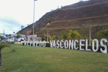 Alfredo Vasconcelos inaugura novo Centro Ambiental e Tecnol&oacute;gico