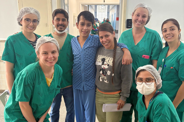 Alta de paciente de 13 anos emociona equipe do Hospital Regional de Barbacena