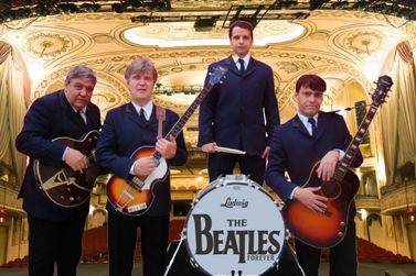 Noite solid&aacute;ria com tributo aos Beatles acontece em Barbacena