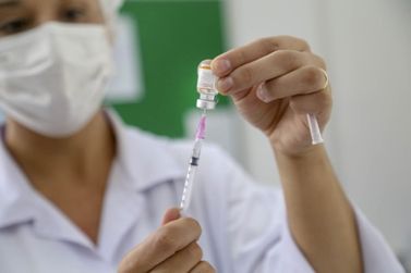 Vacina&ccedil;&atilde;o contra a gripe j&aacute; est&aacute; liberada: veja quem pode se vacinar