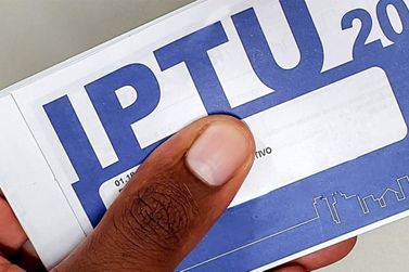 Prefeitura inicia distribui&ccedil;&atilde;o dos carn&ecirc;s do IPTU 2026 em Barbacena.