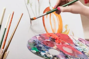 Barbacena abre inscri&ccedil;&otilde;es para curso gratuito de pintura para adolescentes