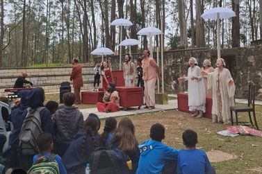 Ponto de Partida leva teatro e m&uacute;sica a 12 escolas em agosto