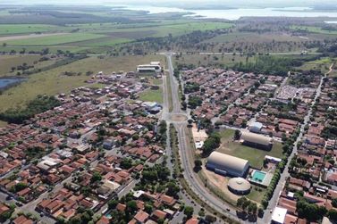 Lei concede reajuste de 5% a servidores da C&acirc;mara de Barbosa