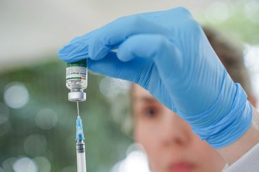Regi&atilde;o de Bauru recebe 1,5 mil doses da vacina contra dengue