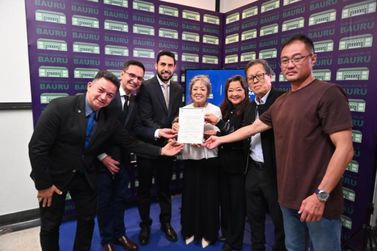 C&acirc;mara homenageia organiza&ccedil;&atilde;o da Mostra Jap&atilde;o