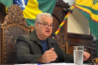 Pastor Bira promove discuss&atilde;o sobre pol&iacute;ticas p&uacute;blicas para os artes&atilde;os bauruenses
