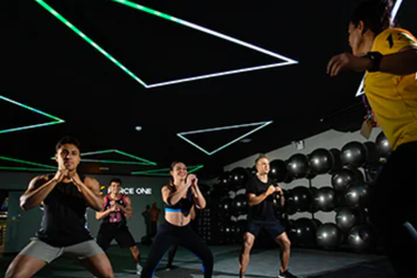 Force Dance une diferentes ritmos musicais para promover divers&atilde;o e alta queima cal&oacute;rica