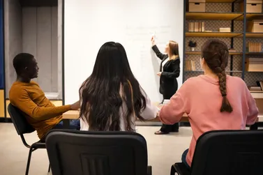 Portal Trampolim oferece 40 vagas em cursos profissionalizantes gratuitos 