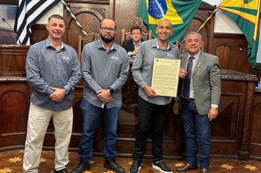C&acirc;mara de Bauru homenageia DuAr Service com Mo&ccedil;&atilde;o de Aplauso por trajet&oacute;ria