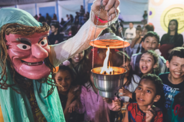 Cortejo Encantado leva celebra&ccedil;&atilde;o ritual&iacute;stica ao Sesc Bauru no dia 7 de setembro
