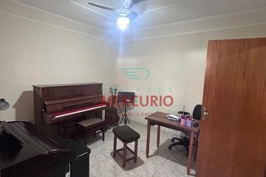 Casa para alugar - 211m&sup2; - Jardim Petr&oacute;polis