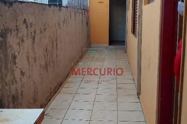 Casa &agrave; venda - 242m&sup2; - Vila Cardia