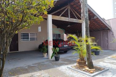 Casa &agrave; venda - 200m&sup2; - Jardim Colonial