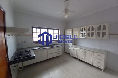 Casa &agrave; venda - 200m&sup2; - Vila Camargo