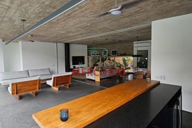 Casa &agrave; venda - 316m&sup2; - Jardim Shangri-L&aacute;