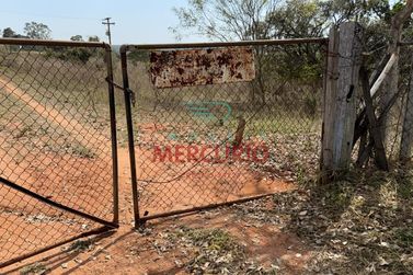 Ch&aacute;cara &agrave; venda - 11000m&sup2; - Sitios Reunidos de Santa Maria