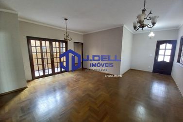Casa &agrave; venda - 200m&sup2; - Vila Camargo