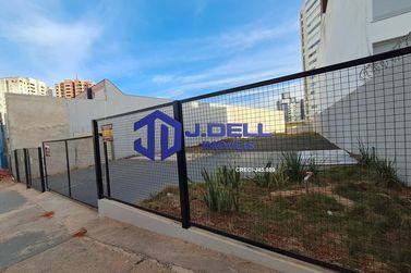 Terreno &agrave; venda - 700m&sup2; - Aviacao