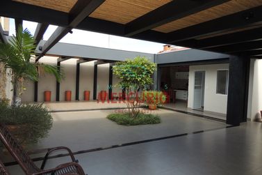 Casa &agrave; venda - 296m&sup2; - Jardim Terra Branca