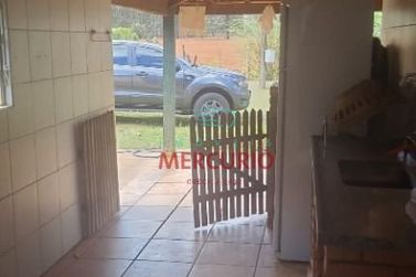 S&iacute;tio &agrave; venda - 180m&sup2; - Centro