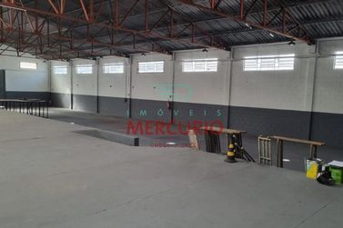 Sal&atilde;o Comercial para alugar - 900m&sup2; - Jardim Carvalho