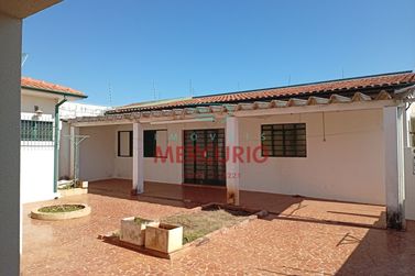 Casa &agrave; venda - 301m&sup2; - Centro