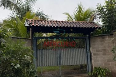 Ch&aacute;cara &agrave; venda - 180m&sup2; - Vila Santa Maria
