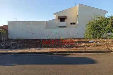 Terreno &agrave; venda - 328m&sup2; - Jardim Maria Luiza II