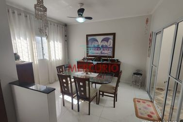 Casa &agrave; venda - 296m&sup2; - Jardim Terra Branca